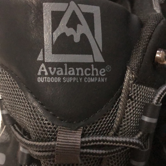 Avalanche Mens shoes sz 8.5 - Picture 2 of 7